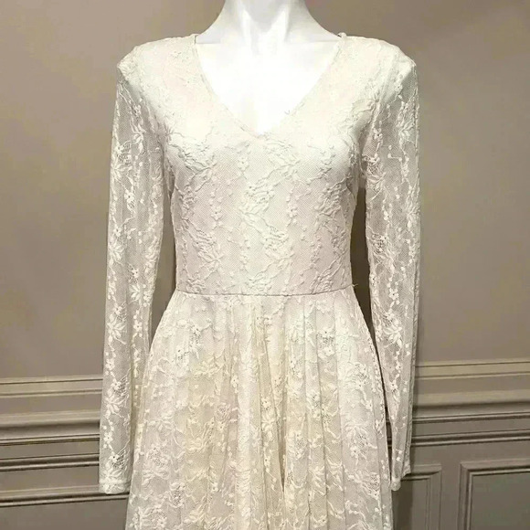 Altar’d State Dress in Cream size medium - Picture 2 of 8